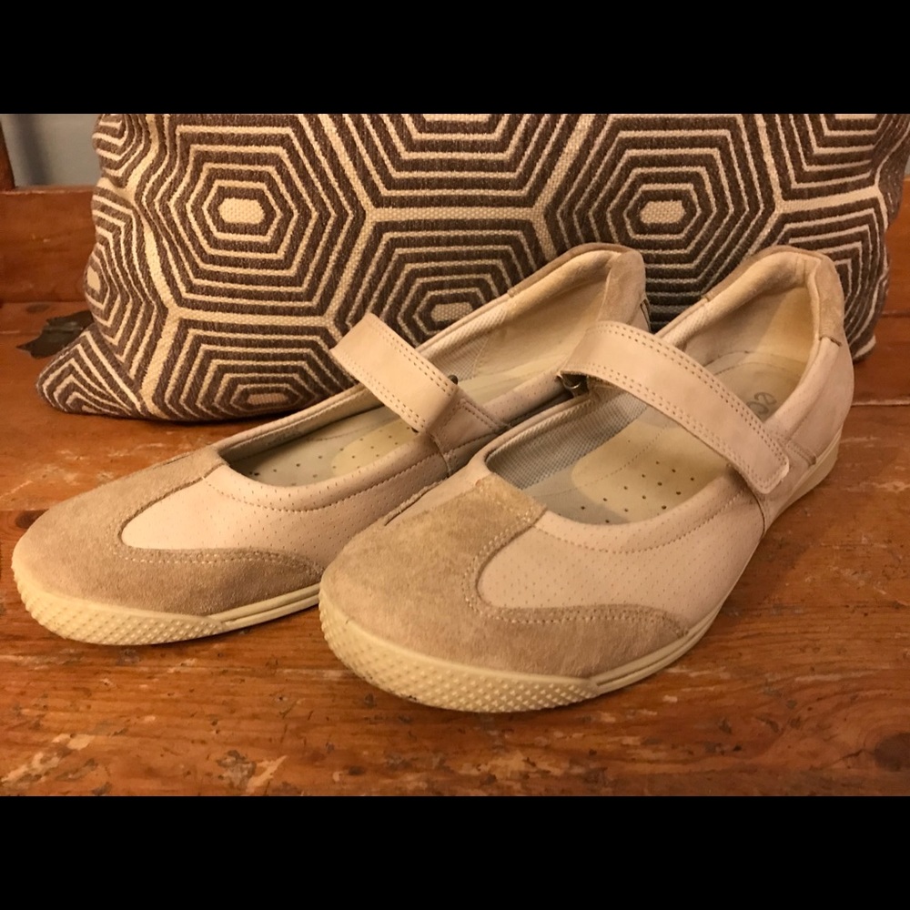 Echo extremely comfortable shoes